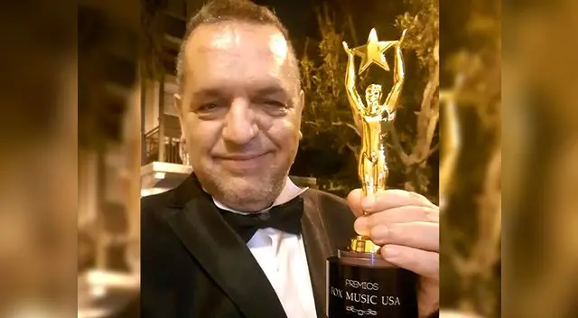 Ferrán Sinatra fue premiado por su dilatada carrera en el canto Ferrán Sinatra fue premiado por su dilatada carrera en el canto