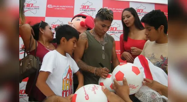 Ruidíaz estuvo en Chulucanas y causó alboroto. FOTO: Roberto Saavedra