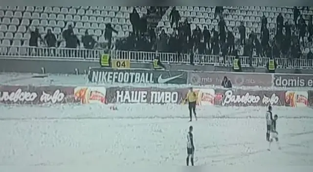 Atacaron a un árbitro asistente con bolas de nieve Atacaron a un árbitro asistente con bolas de nieve