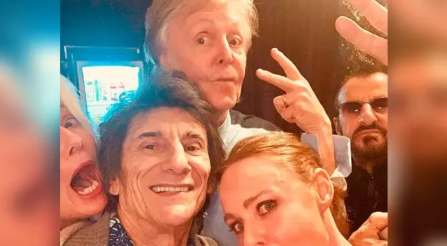 Histórica foto de famosos rockeros