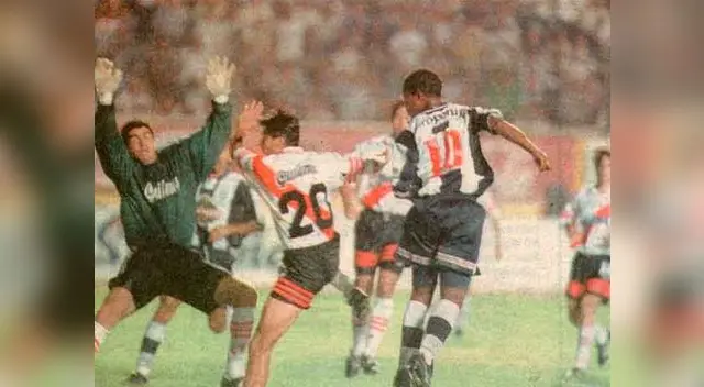 El último encuentro entre Alianza y River se dio en el año 1998