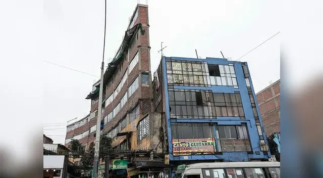Edificio de un metro de ancho sigue en funcionamiento Edificio de un metro de ancho sigue en funcionamiento