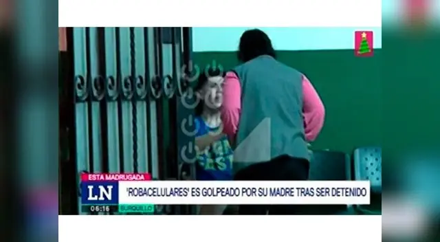 Mamá dio golpiza a su hijo ladrón en comisaría
