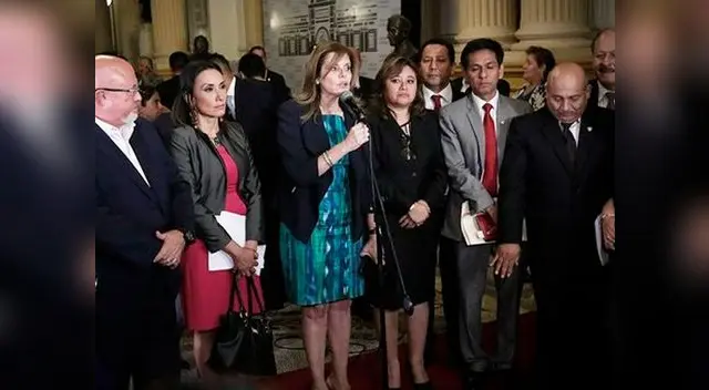 Bancada oficialista amenaza con buscar su independencia   