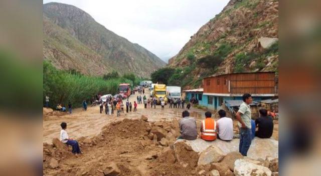 Huaico en Pasco sepultó a niños de 3 y 6 años y un adolescente de 15. Huaico en Pasco sepultó a niños de 3 y 6 años y un adolescente de 15.