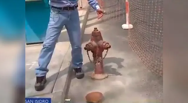 Dejan un hidrante en plena pista tras ampliar carriles en la av. Javier Prado 