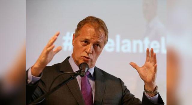 El alcalde de Lima se pronunció sobre la decisión de Pedro Chávarry El alcalde de Lima se pronunció sobre la decisión de Pedro Chávarry