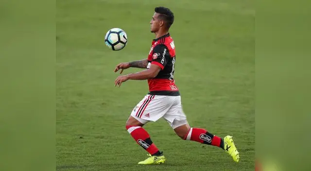 Trauco se aleja de Flamengo