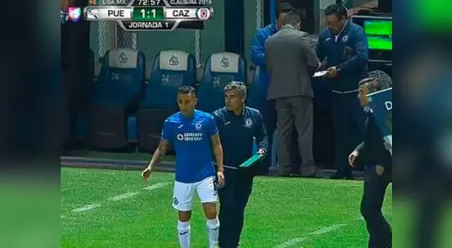 Yoshimar Yotún se viene ganando el cariño del Cruz Azul, hasta su imagen se puede apreciar en la portada de su nuevo equipo en Twitter