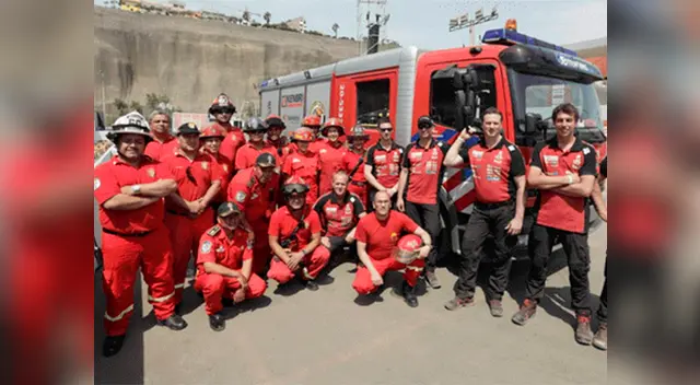 Bomberos recibieron la donación de un camión contraincendios Bomberos recibieron la donación de un camión contraincendios
