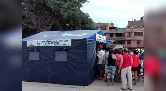 Carpas instaladas en parque de SJL. Afectados por aniego temen que les roben Carpas instaladas en parque de SJL. Afectados por aniego temen que les roben