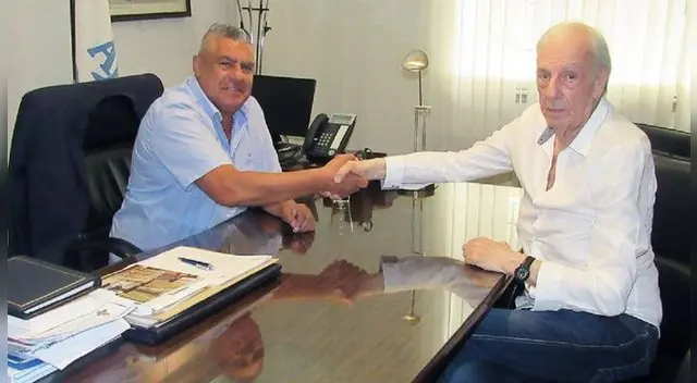 Menotti junto al presidente de la AFA Menotti junto al presidente de la AFA