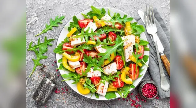 El mix de la ensalada tijuana la encuentras en el restaurante Smoke Bros