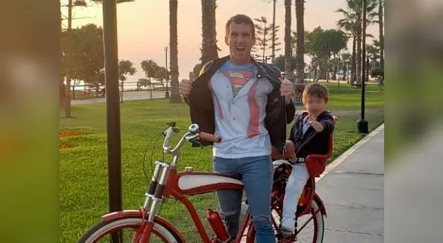 Antonio Pavón feliz por reencontrase con su hijo Antonio Pavón feliz por reencontrase con su hijo