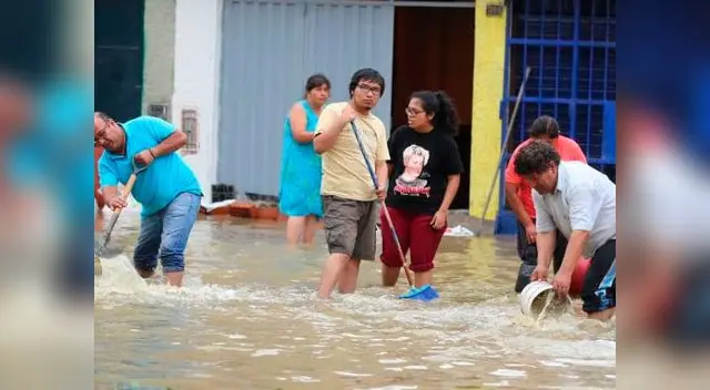 Damnificados no quieren pagar recibo de agua de enero en SJL Damnificados no quieren pagar recibo de agua de enero en SJL