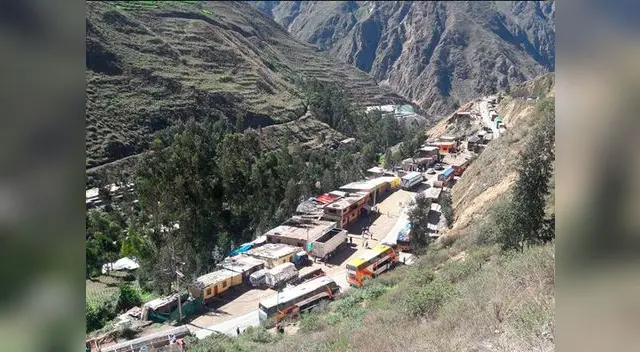 Caos en Carretera Central Caos en Carretera Central