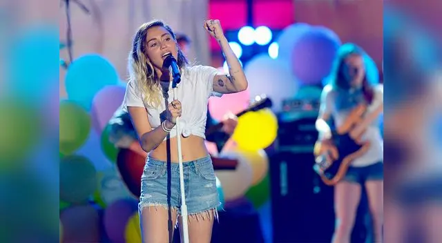 Miley Cyrus sorprende con homenaje a Chris Cornell