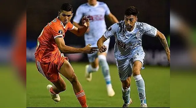 Real Garcilaso ganó 2-1 a Deportivo La Guaira pero gol de visita clasificó al equipo venezolano Real Garcilaso ganó 2-1 a Deportivo La Guaira pero gol de visita clasificó al equipo venezolano