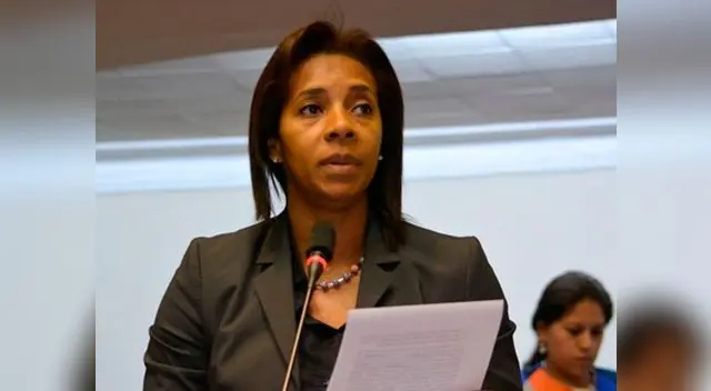 La fujimorista Leyla Chihuán le reclama a Daniel Salaverry por alzar la voz La fujimorista Leyla Chihuán le reclama a Daniel Salaverry por alzar la voz