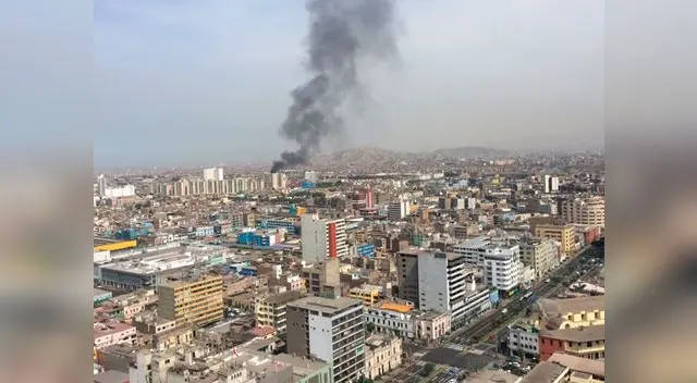 Incendio se registra en el Cercado de Lima 