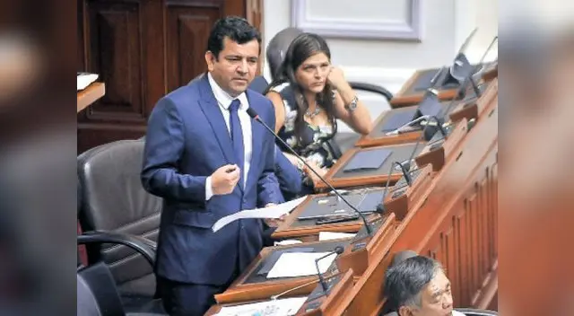 Sanción incluirá el descuento de sus haberes