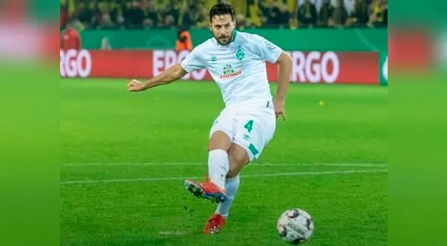 Claudio Pizarro fue el primer jugador del Werder Bremen en ejecutar la ronda de penales