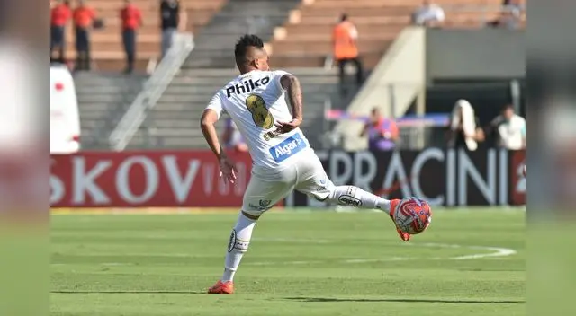 Cueva recibió elogios por su debut en Santos Cueva recibió elogios por su debut en Santos