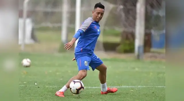 Cueva en plena práctica del Santos