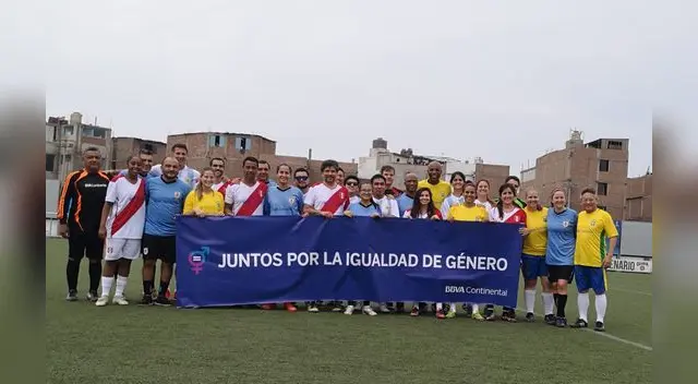 El fútbol promueve la campaña de igualdad de género El fútbol promueve la campaña de igualdad de género