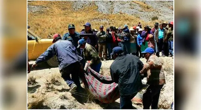 Miniván cayó a río dejando 3 muertos