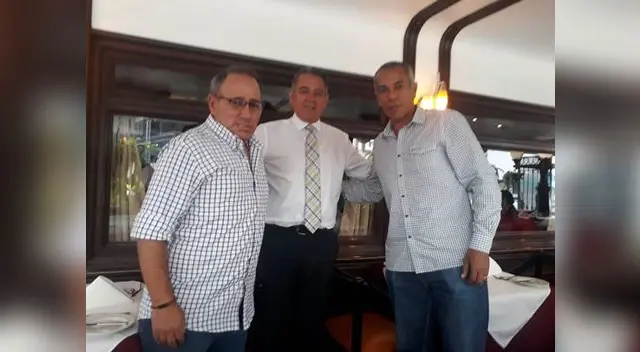 Valencia en el día de la presentación con los dirigentes del Grau. FOTO: Robeto Saavedra Valencia en el día de la presentación con los dirigentes del Grau. FOTO: Robeto Saavedra