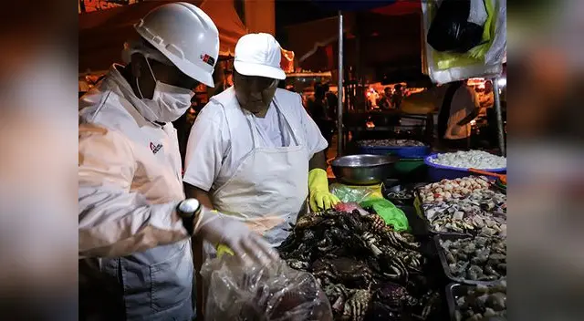 realiza primer operativo multisectorial en locales del Terminal Pesquero