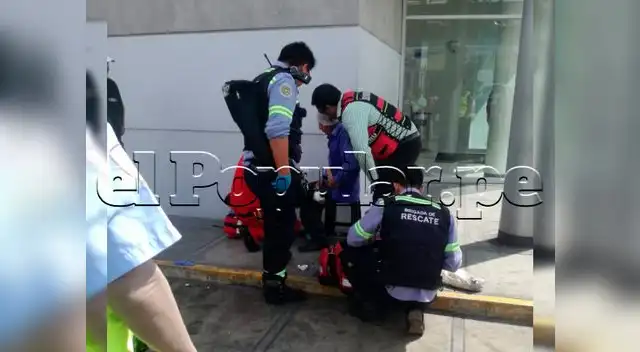 Asalto a cambista en agencia bancaria deja tres heridos