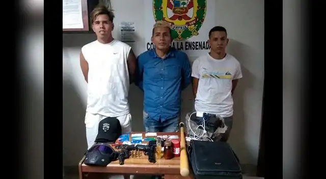 A los sujetos se les encontró armas de fuego. A los sujetos se les encontró armas de fuego.