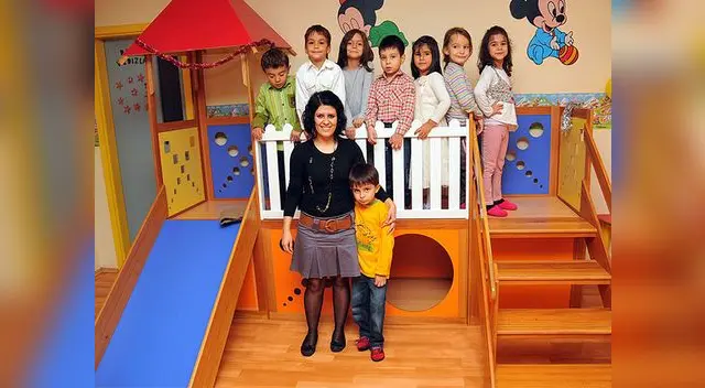 El primer día de clase puede ser para tu pequeño hijo un momento difícil y estresante, ya que significa separarse físicamente de los padres