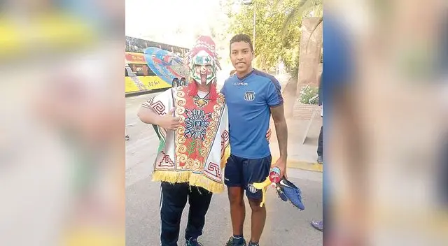 Miguel Araujo junto al 'Gladiador Cholo'
