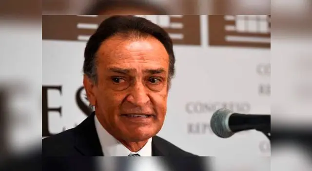 El congresista Héctor Becerril está hasta el cuello en un caso de corrupción