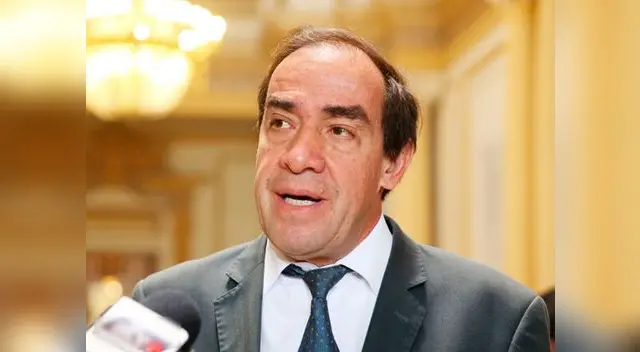Yonhy Lescano salió al frente a defenderse por acusaciones por acoso sexual a periodista
