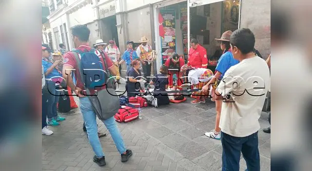 Danzantes sufrieron descompensación en pasacalle. 