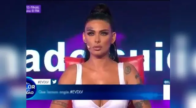 Angie Jibaja se sentó en el sillón rojo y reveló detalles inéditos Angie Jibaja se sentó en el sillón rojo y reveló detalles inéditos