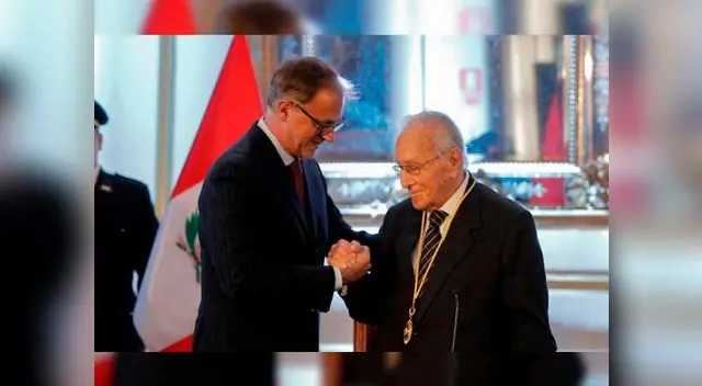 Jorge Muñoz reconoció la trayectoria política de Luis Bedoya Reyes Jorge Muñoz reconoció la trayectoria política de Luis Bedoya Reyes