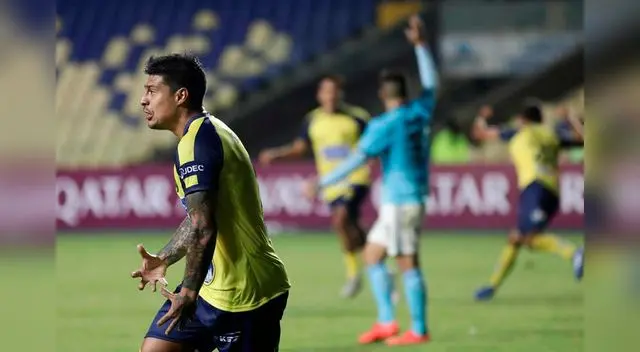 Cuatro goles dle anotó Rubio al Cristal. FOTO: EFE