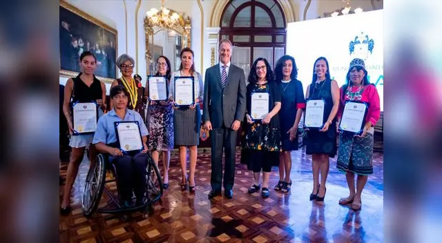 El alcalde de Lima Jorge Muñoz, presidió la ceremonia El alcalde de Lima Jorge Muñoz, presidió la ceremonia