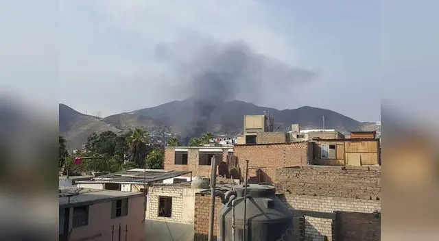 Se reporta un incendio en un almacén en el distrito del Rímac
