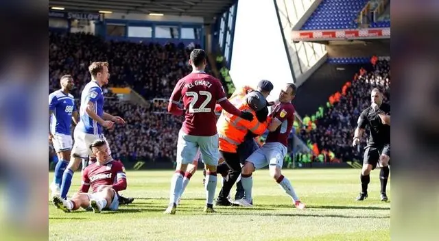 Jack Grealish, jugador del Aston Villa, fue agredido