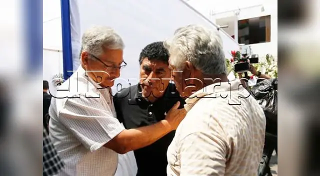 ''Coyote'' Rivera llegó en horas de la tarde al velorio de su hijo ''Coyote'' Rivera llegó en horas de la tarde al velorio de su hijo