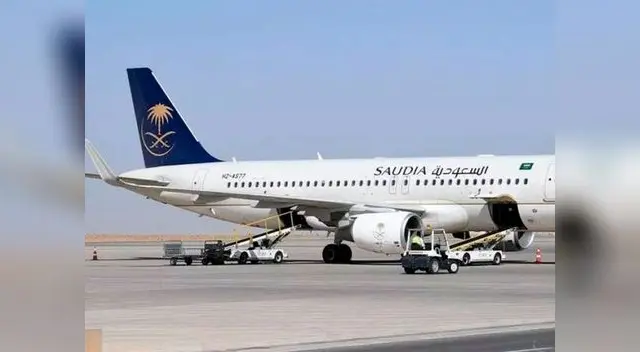 Tuvieron que regresar por bebé al aeropuerto