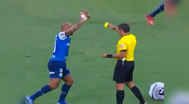 Melgar vs Palmeiras. Felipe Melo del Palmeiras fue castigado con tarjeta amarilla