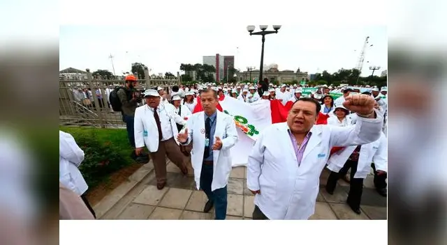 Médicos podrán servir para el estado hasta los 75 años Médicos podrán servir para el estado hasta los 75 años