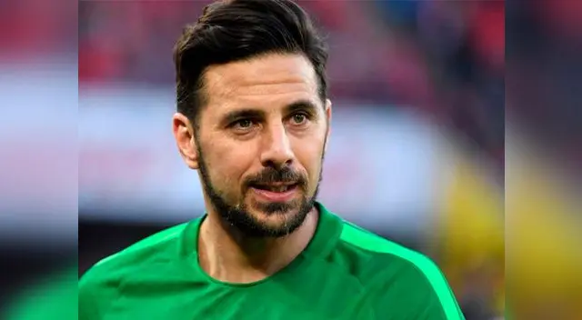 Claudio Pizarro se lesionó y se perderá varias fechas en la Bundesliga con Werder Bremen